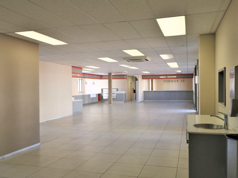 Freestanding Building to let in Rivonia - Photo 3