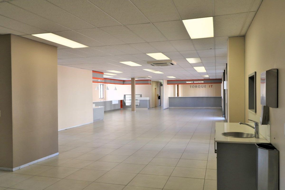 Freestanding Building to let in Rivonia - Photo 3