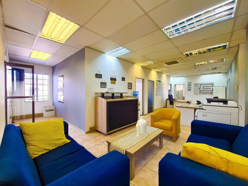 164m2 Furnished Office to Let in Ruimsig - Photo 6