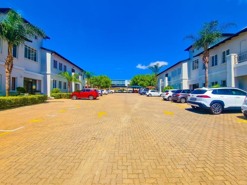 164m2 Furnished Office to Let in Ruimsig - Photo 2