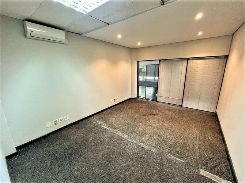 Commercial office space to let in Houghton - Photo 6