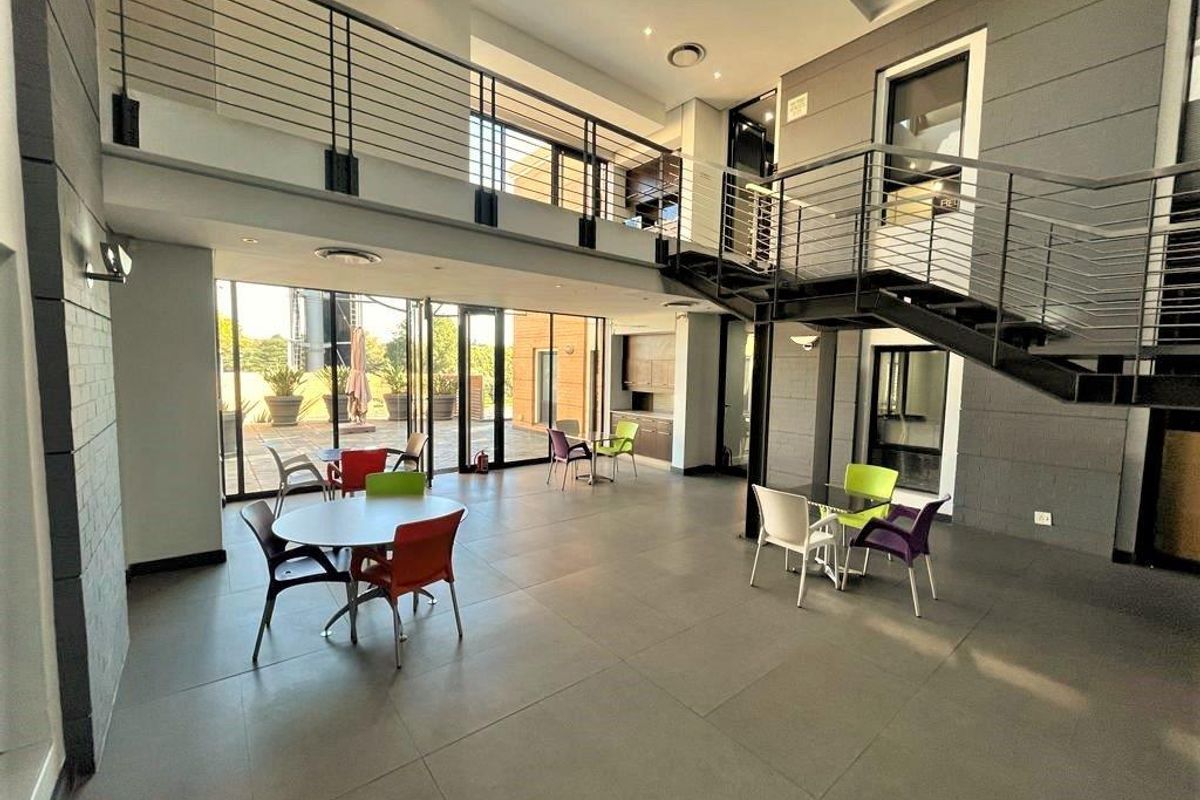 Commercial office space to let in Houghton - Photo 2