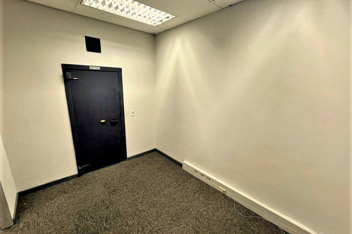 Commercial office space to let in Houghton - Photo 5
