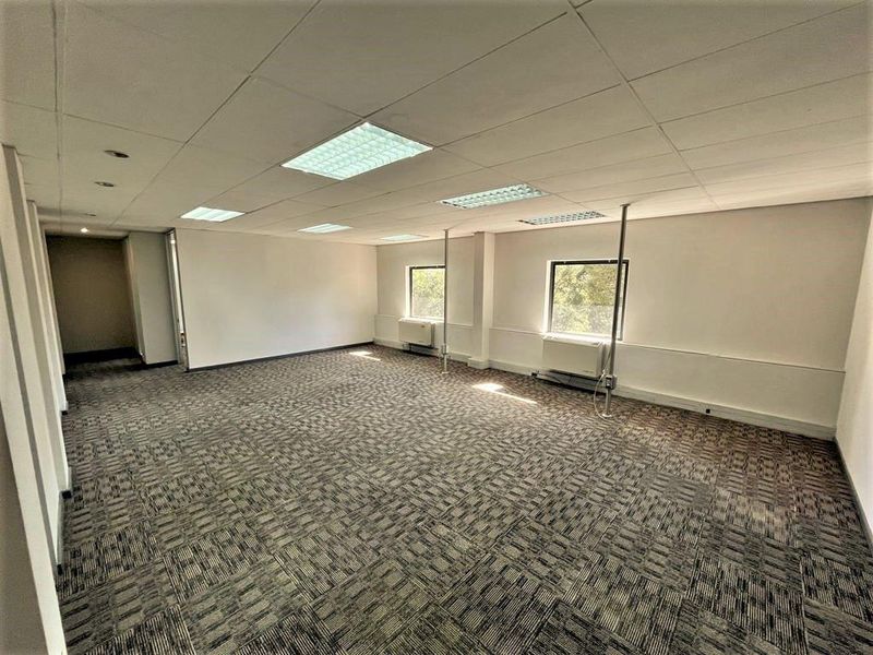 Commercial office space to let in Houghton - Photo 4