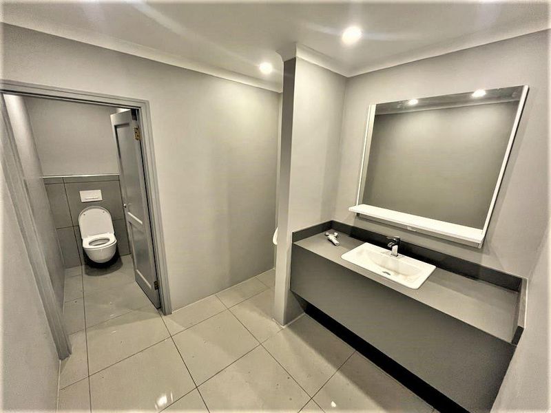 Office space to let - Photo 9