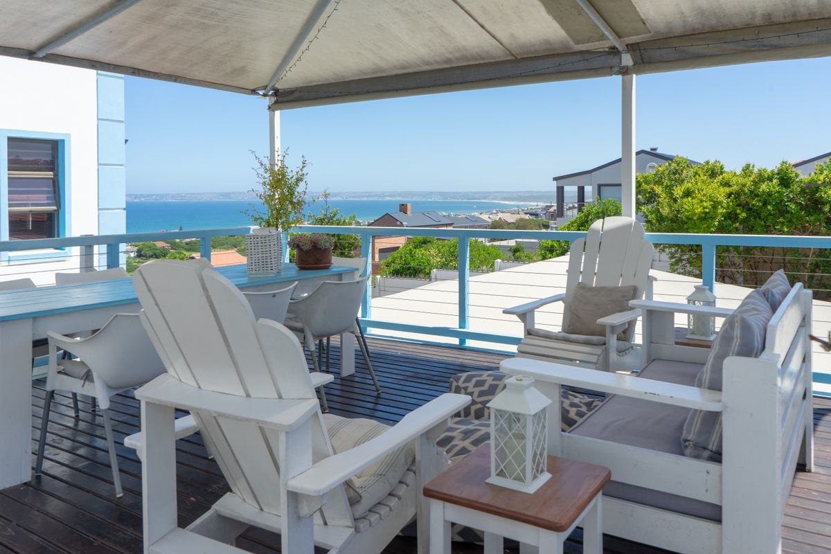 8 Bedroom Guest house with ocean view. - Photo 4