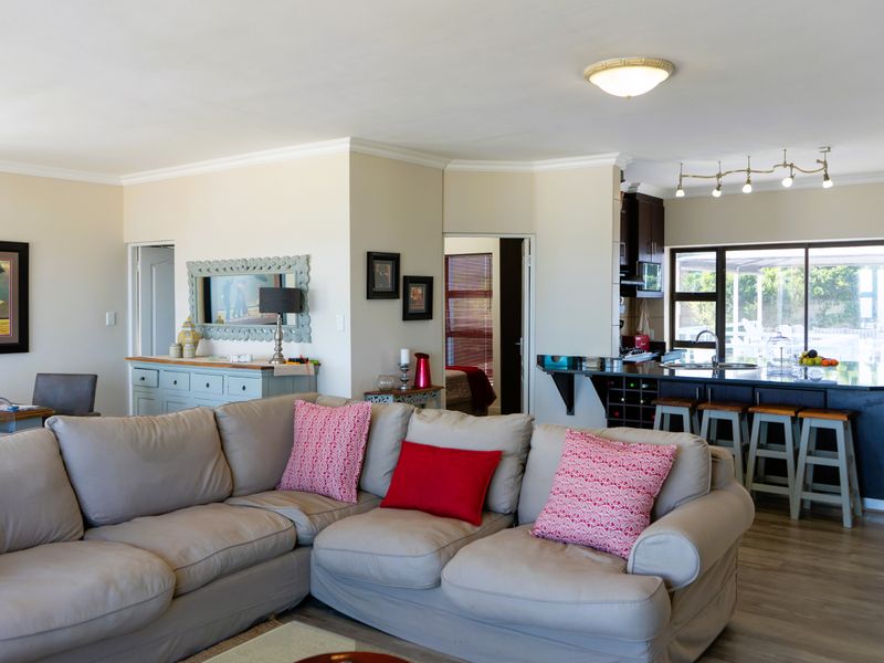8 Bedroom Guest house with ocean view. - Photo 7