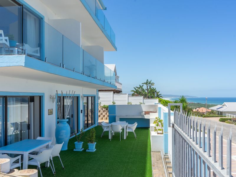8 Bedroom Guest house with ocean view. - Photo 3
