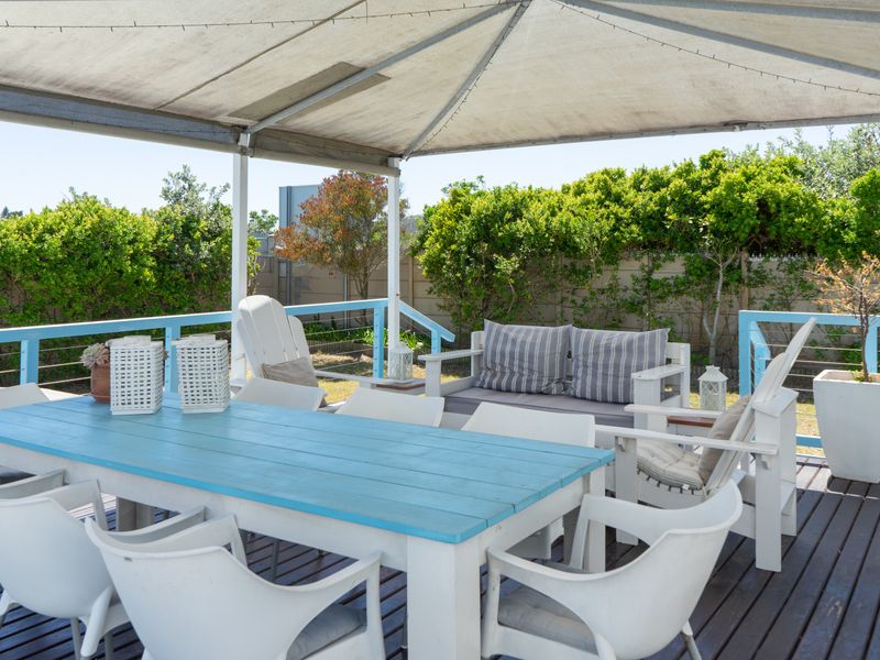 8 Bedroom Guest house with ocean view. - Photo 5