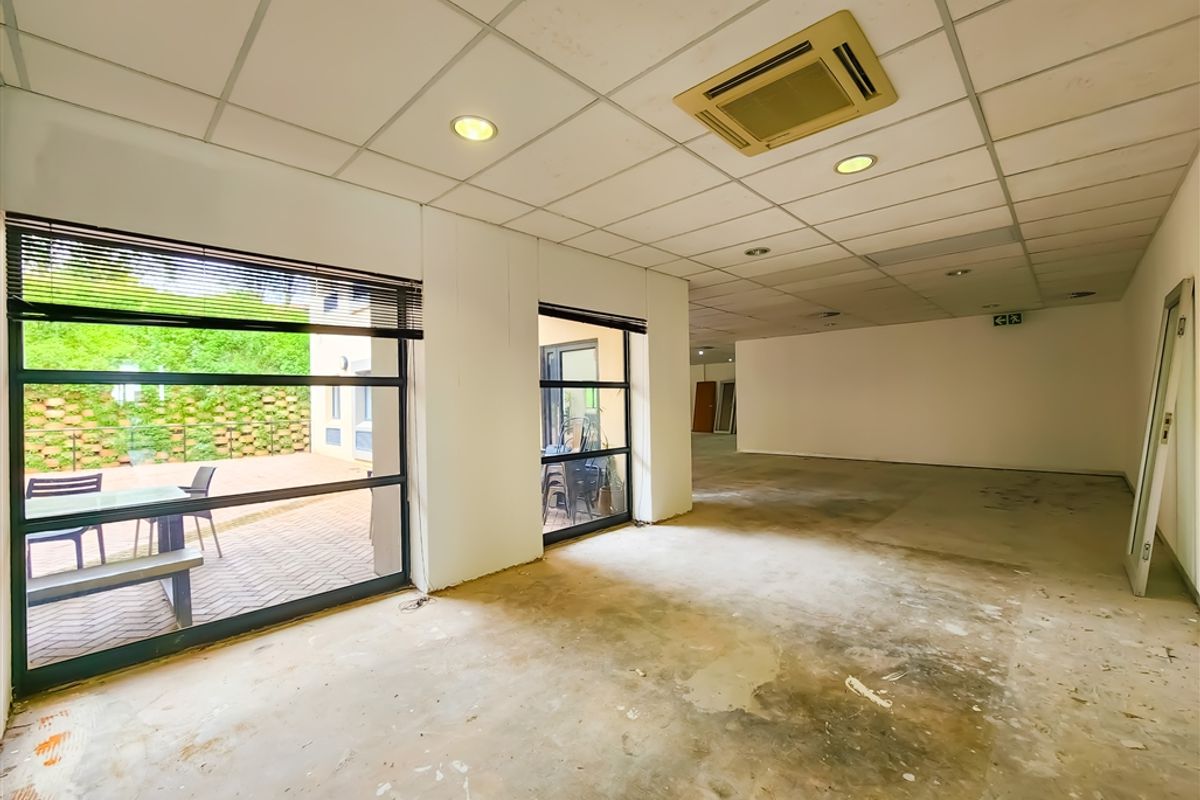 197m2 Ground Floor Office to Let in Clearwater Office Park - Photo 5