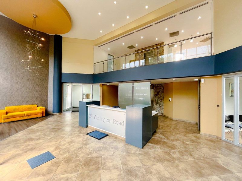 Commercial office space to rent in Parktown - Photo 2