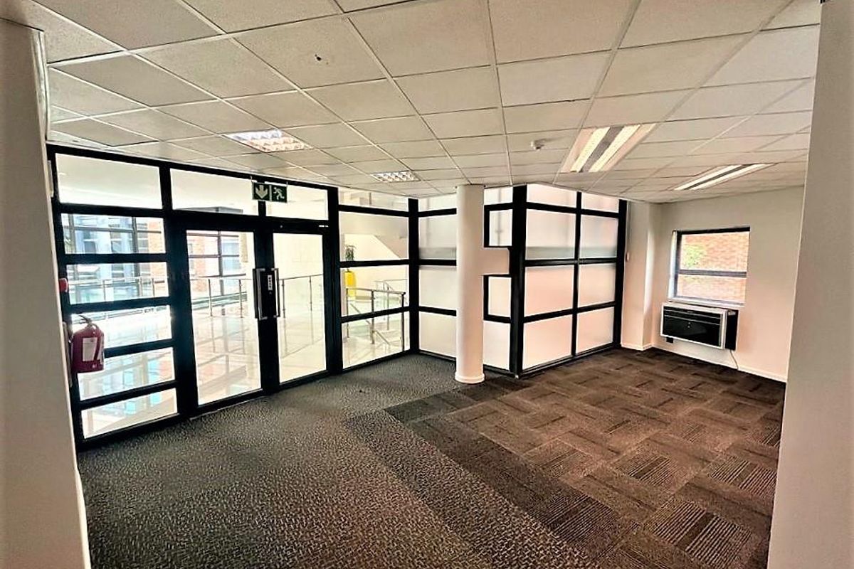 Commercial office space to rent in Parktown - Photo 5