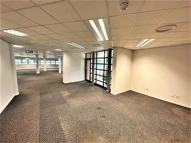 Commercial office space to rent in Parktown - Photo 8