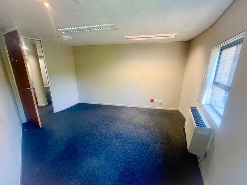 Commercial office space to et - Photo 8