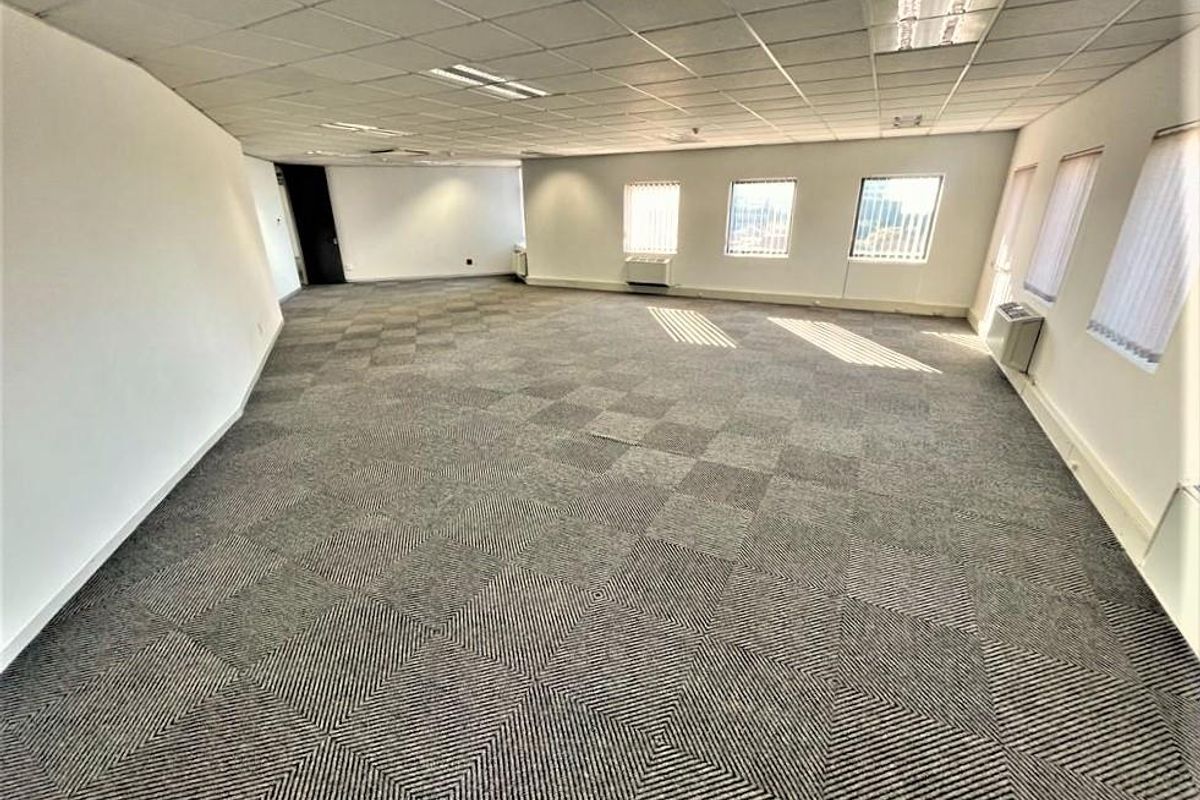 Commercial office space to rent in Parktown - Photo 5