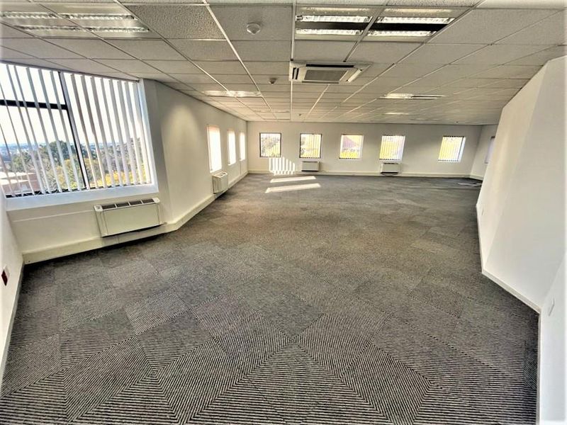 Commercial office space to rent in Parktown - Photo 4