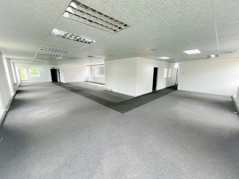 Commercial office space to rent in Parktown - Photo 3
