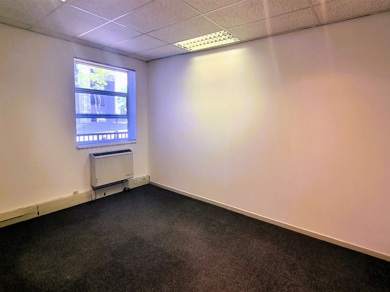 Office space to let on the first floor of the South Block in Culross Court in Bryanston - Photo 6