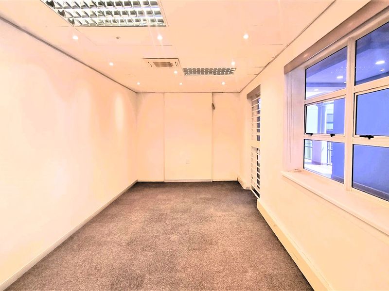 Office space to let on the first floor of the South Block in Culross Court in Bryanston - Photo 3