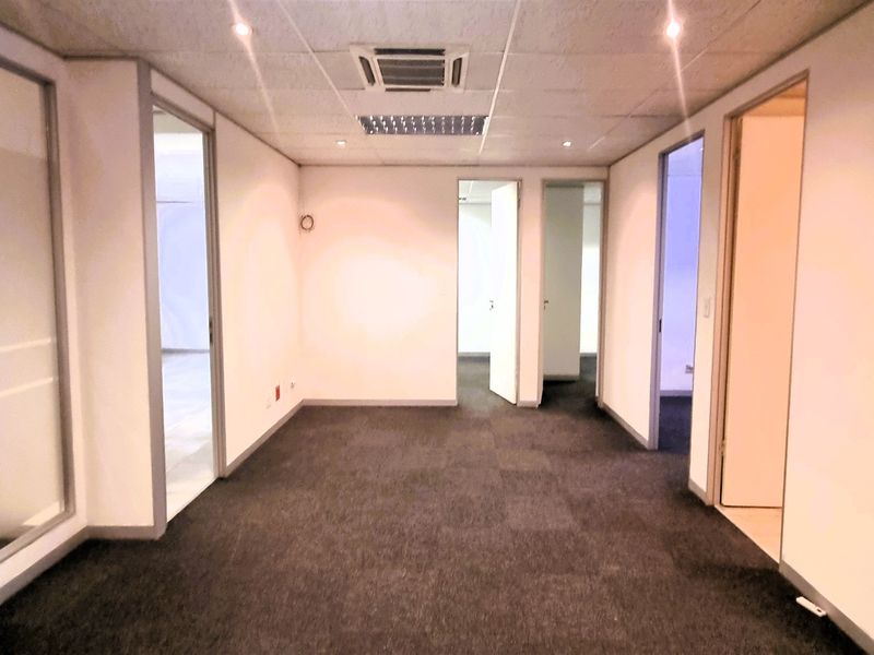 Office space to let on the first floor of the South Block in Culross Court in Bryanston - Photo 8
