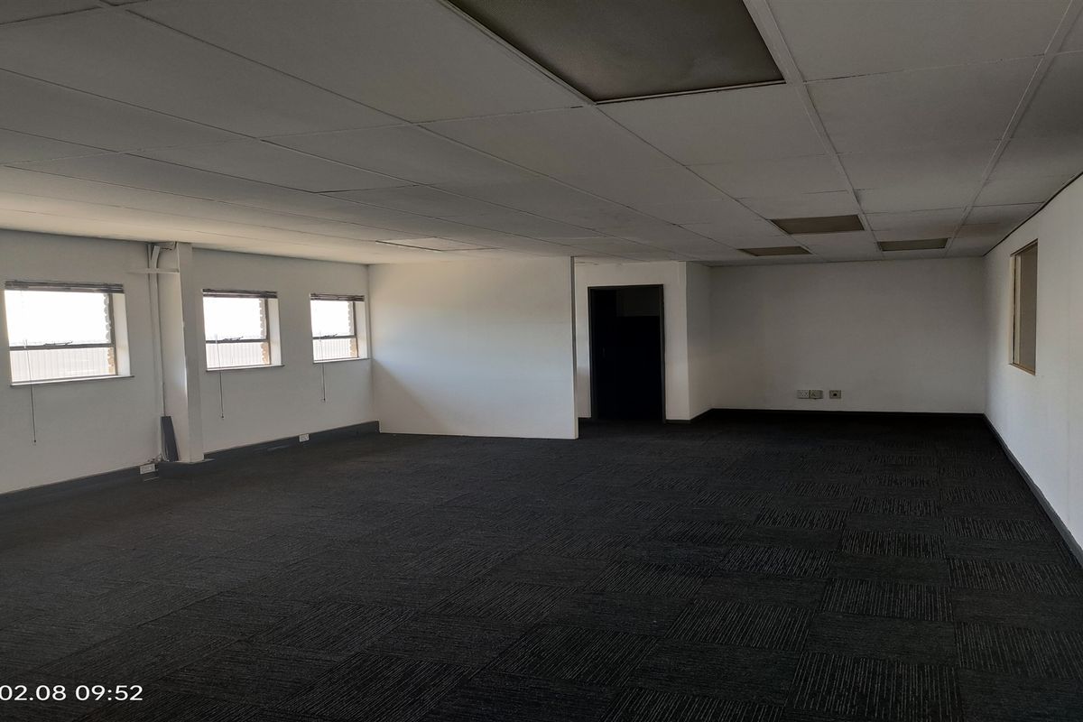 415m2 warehouse  - TO LET - Photo 5