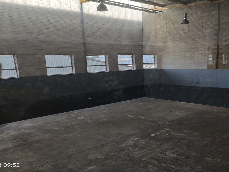 415m2 warehouse  - TO LET - Photo 7