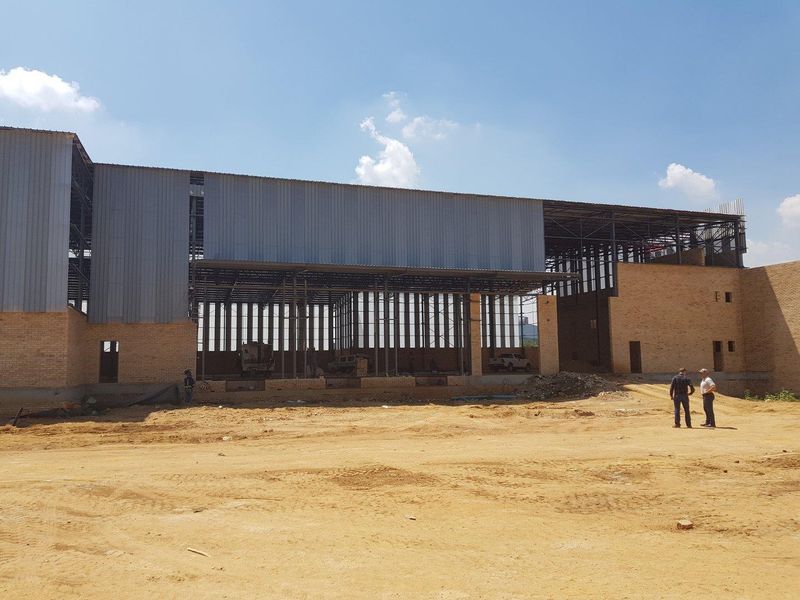 16000m2 warehouse - To Let - Photo 8