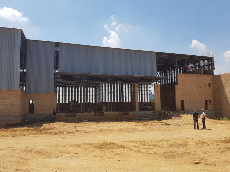 16000m2 warehouse - To Let - Photo 10