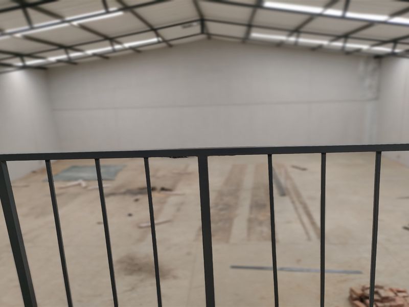 483m2  warehouse  - To Let - Photo 9