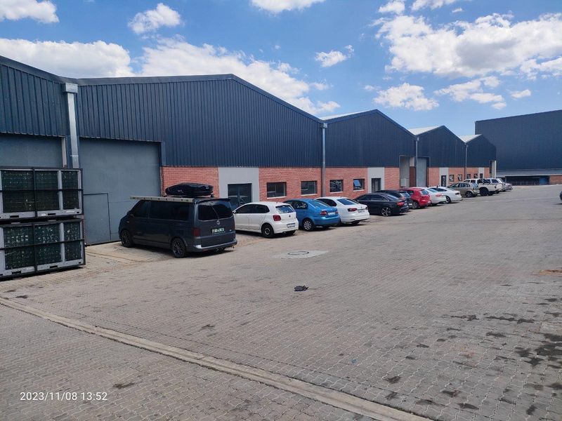 483m2  warehouse  - To Let - Photo 1