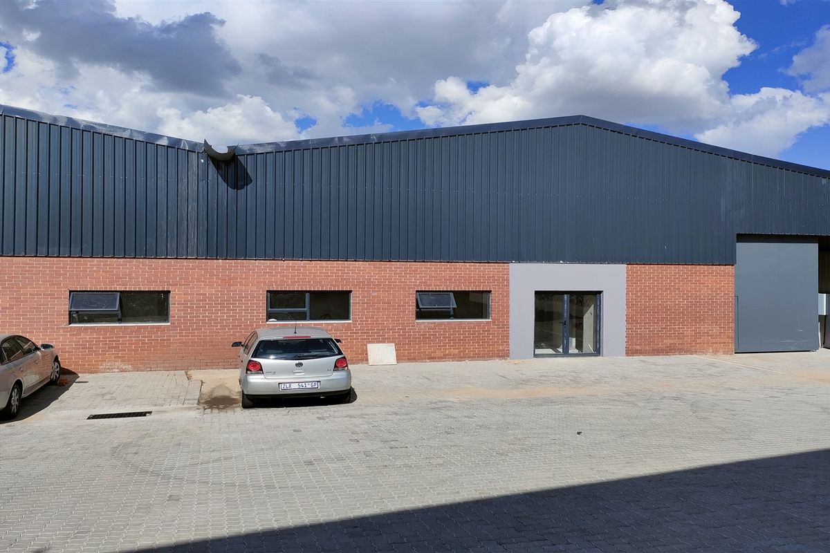 483m2  warehouse  - To Let - Photo 3