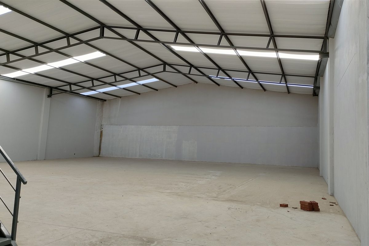 483m2  warehouse  - To Let - Photo 4