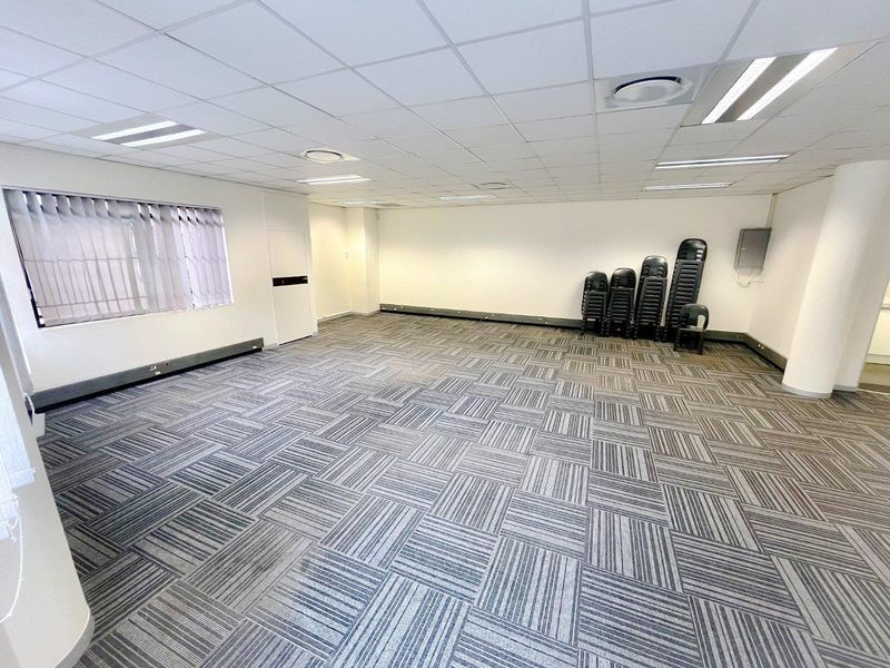 Office space to let - Photo 10