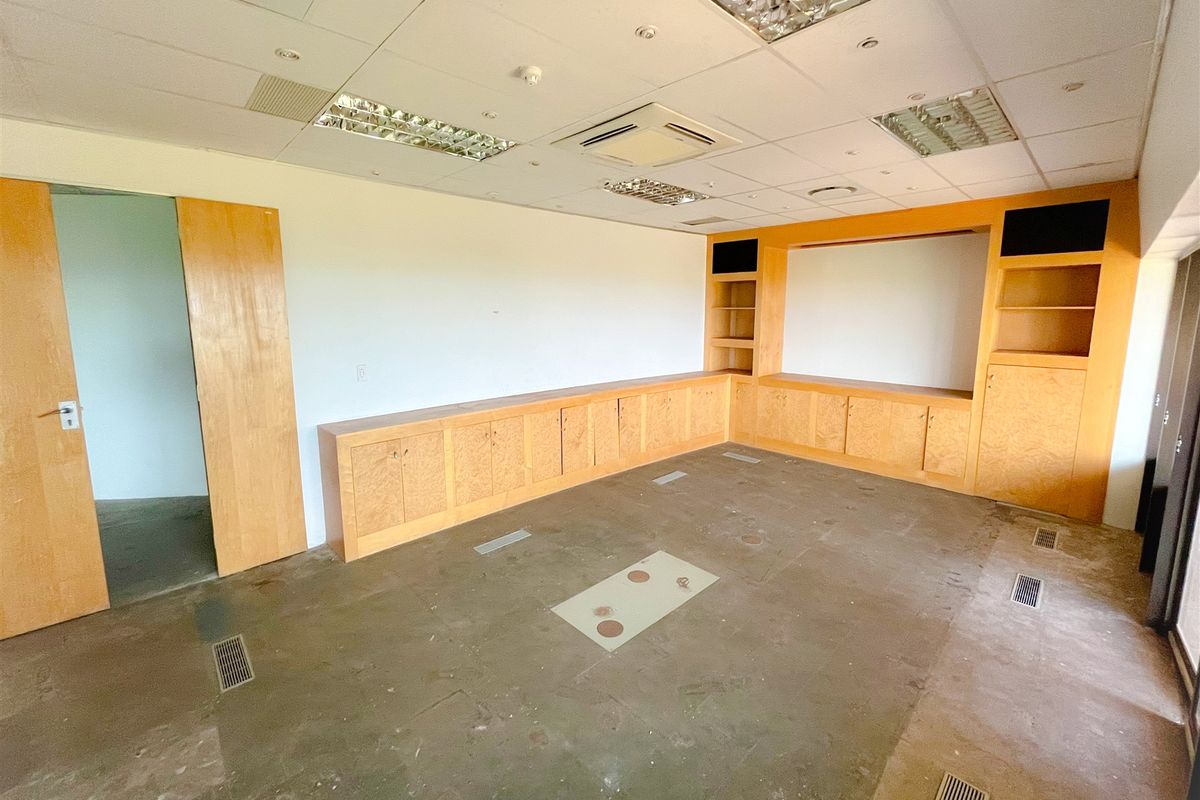 Commercial office space/building to rent - Photo 3