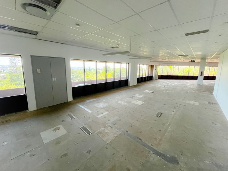Commercial office space/building to rent - Photo 5