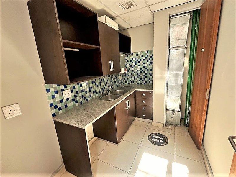 Commercial office space to let in Waverley - Photo 9