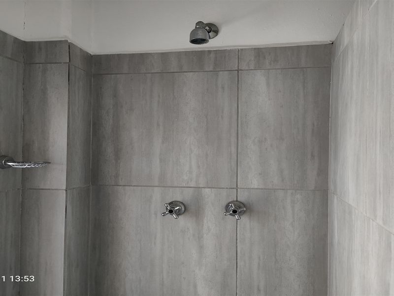 256m2  warehouse -To Let - Photo 10