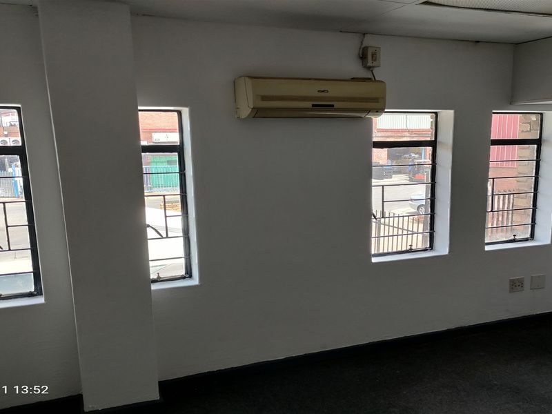 256m2  warehouse -To Let - Photo 7