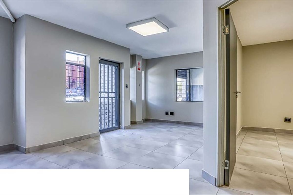 256m2  warehouse -To Let - Photo 5