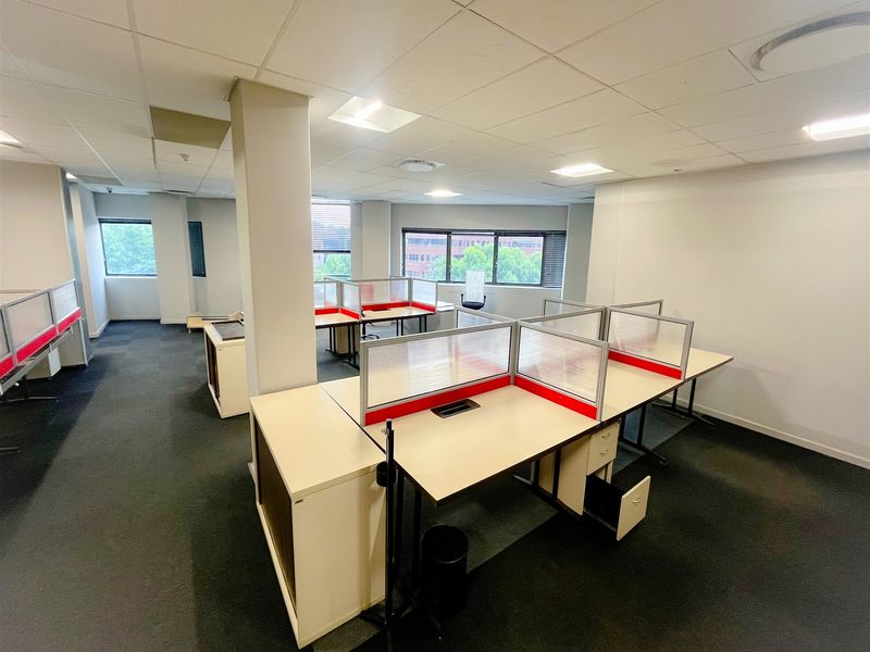 2200m2 office space to rent in Parktown - Photo 7