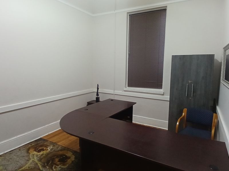 Prime Co-Working Office Space to Let in the Heart of Town - Photo 2