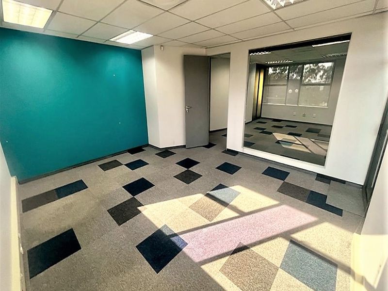 Office space to let - Photo 9