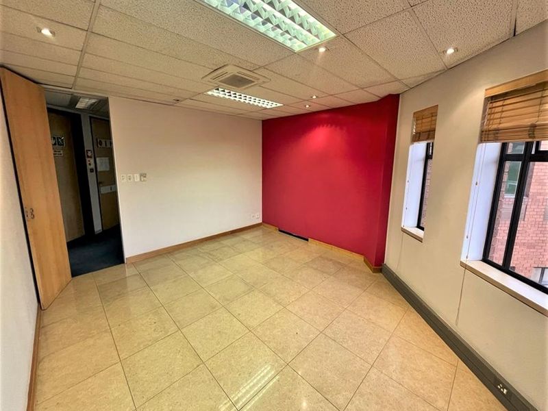 Office space to let - Photo 5
