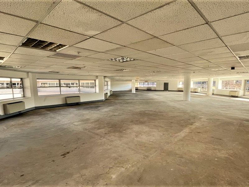 Office space to let in Parktown - Photo 2