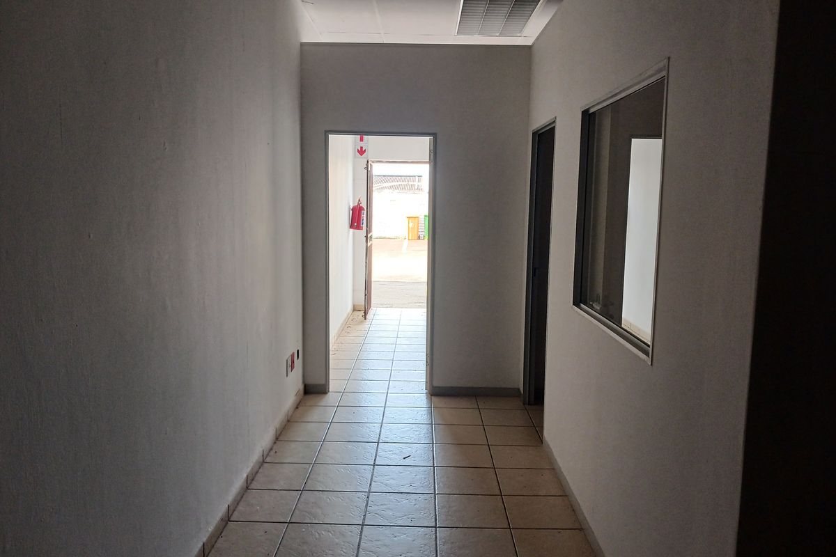 77 sqm Office Space To Let – Empangeni Central - Photo 4