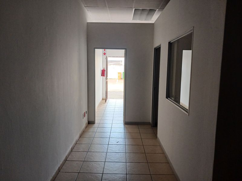 77 sqm Office Space To Let – Empangeni Central - Photo 4