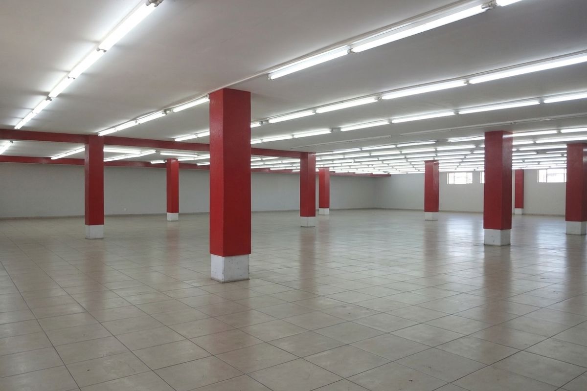 1700 sqm Commercial Property To Let – Richards Bay Central - Photo 4