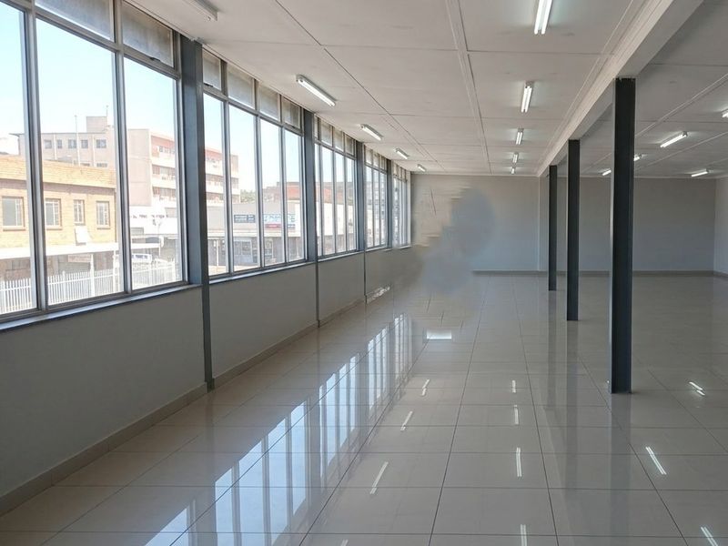 1700 sqm Commercial Property To Let – Richards Bay Central - Photo 2