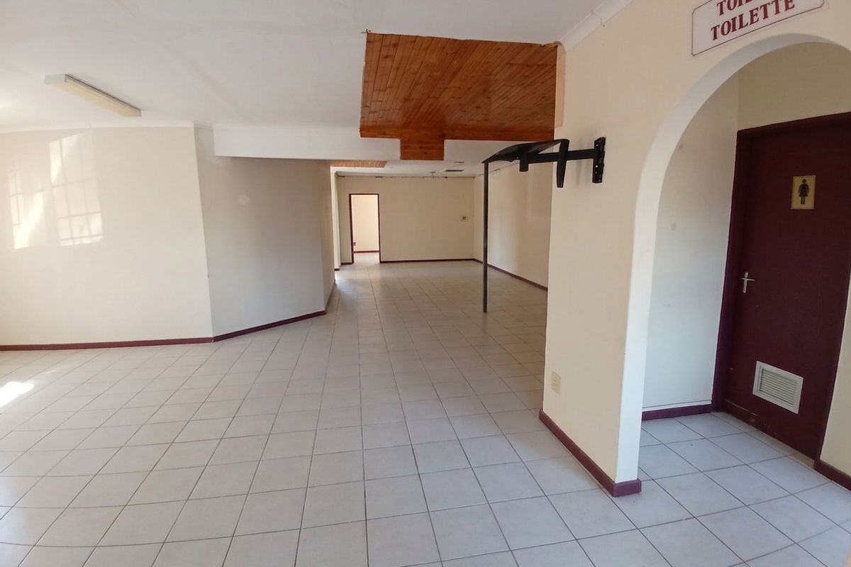 Multiple office To Let in Empngeni central - Photo 2