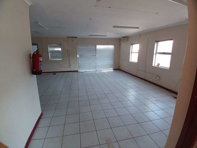 Multiple office To Let in Empngeni central - Photo 7